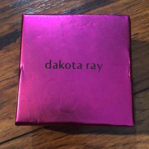 COPY - BRAND NEW NECKLACE! NIB! THE BOX HAS SOME DENTS! NWT! SMOKE FREE HOME! - Picture 3 of 5